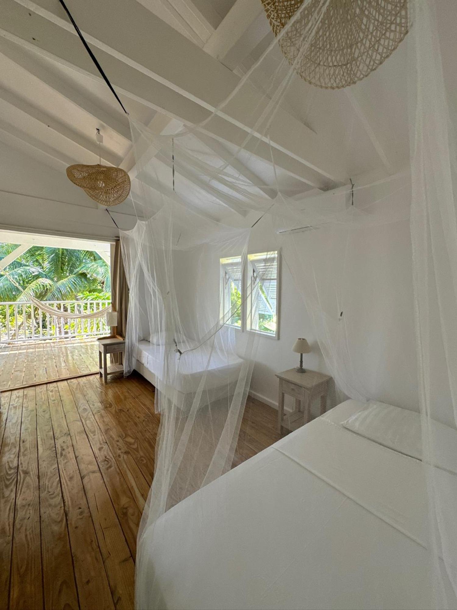 Le Coconut Lodge Avatoru Extérieur photo