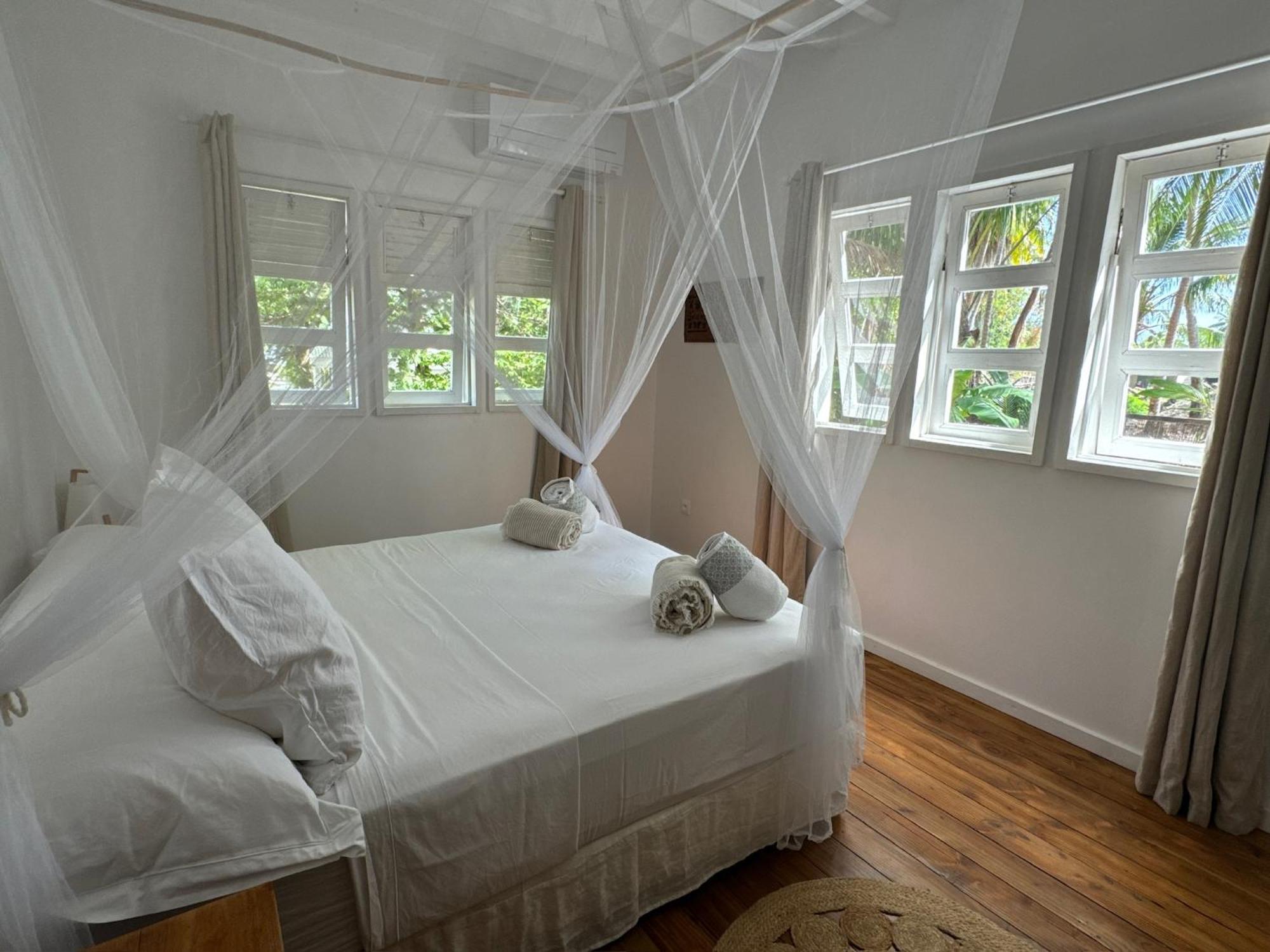 Le Coconut Lodge Avatoru Extérieur photo